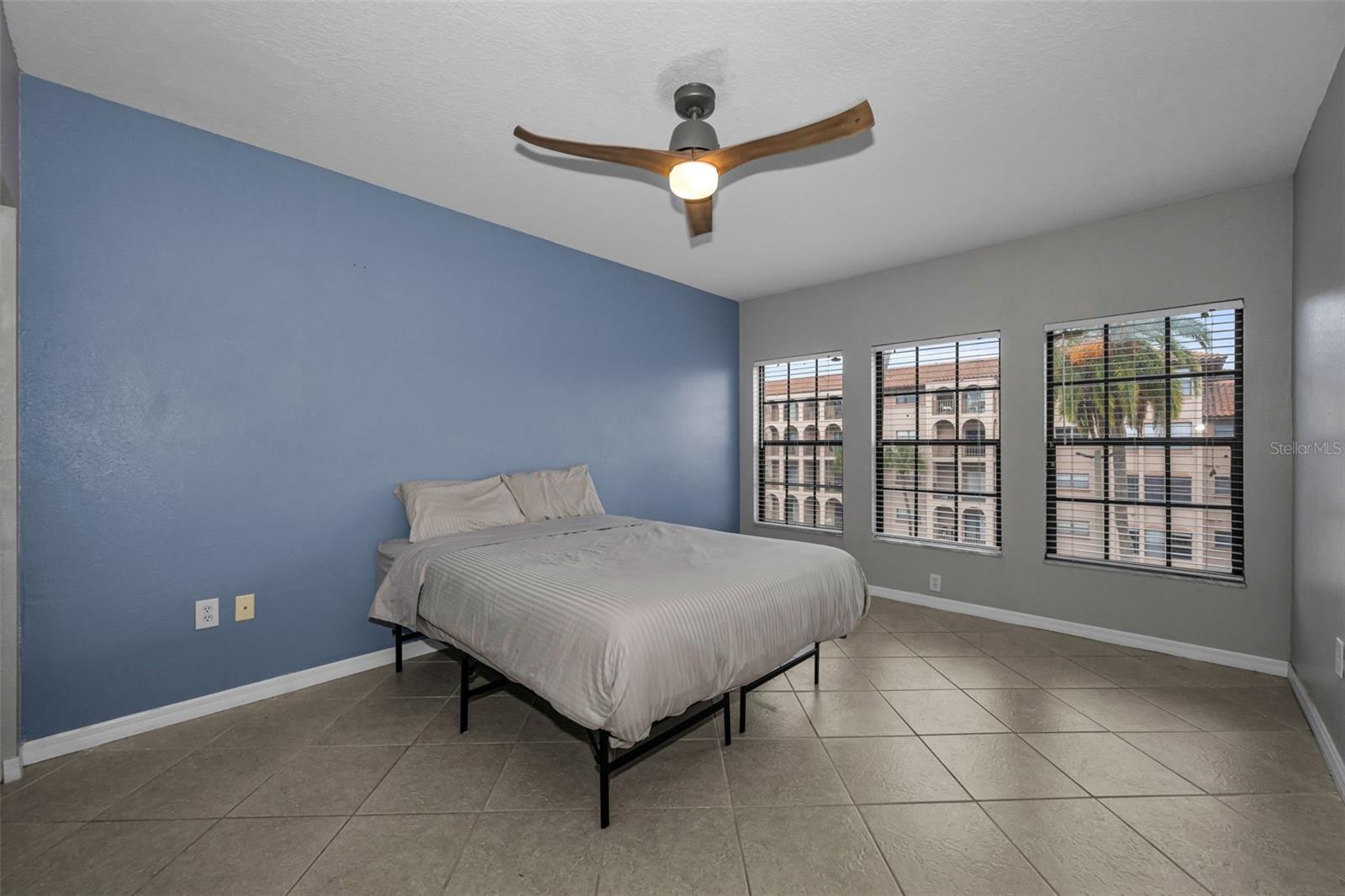 6100 Gulfport Blvd S #405 Property Photo 17
