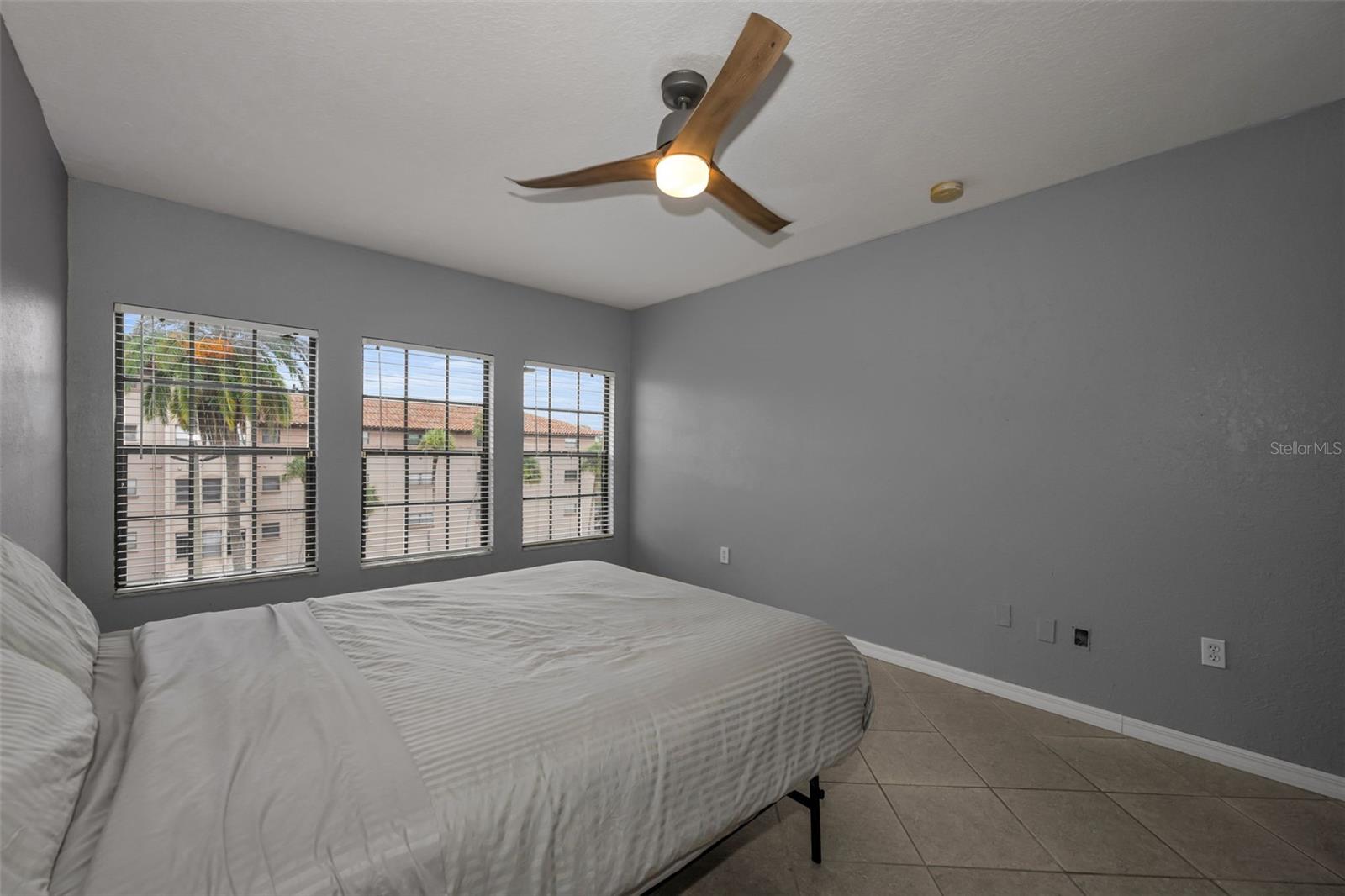 6100 Gulfport Blvd S #405 Property Photo 18