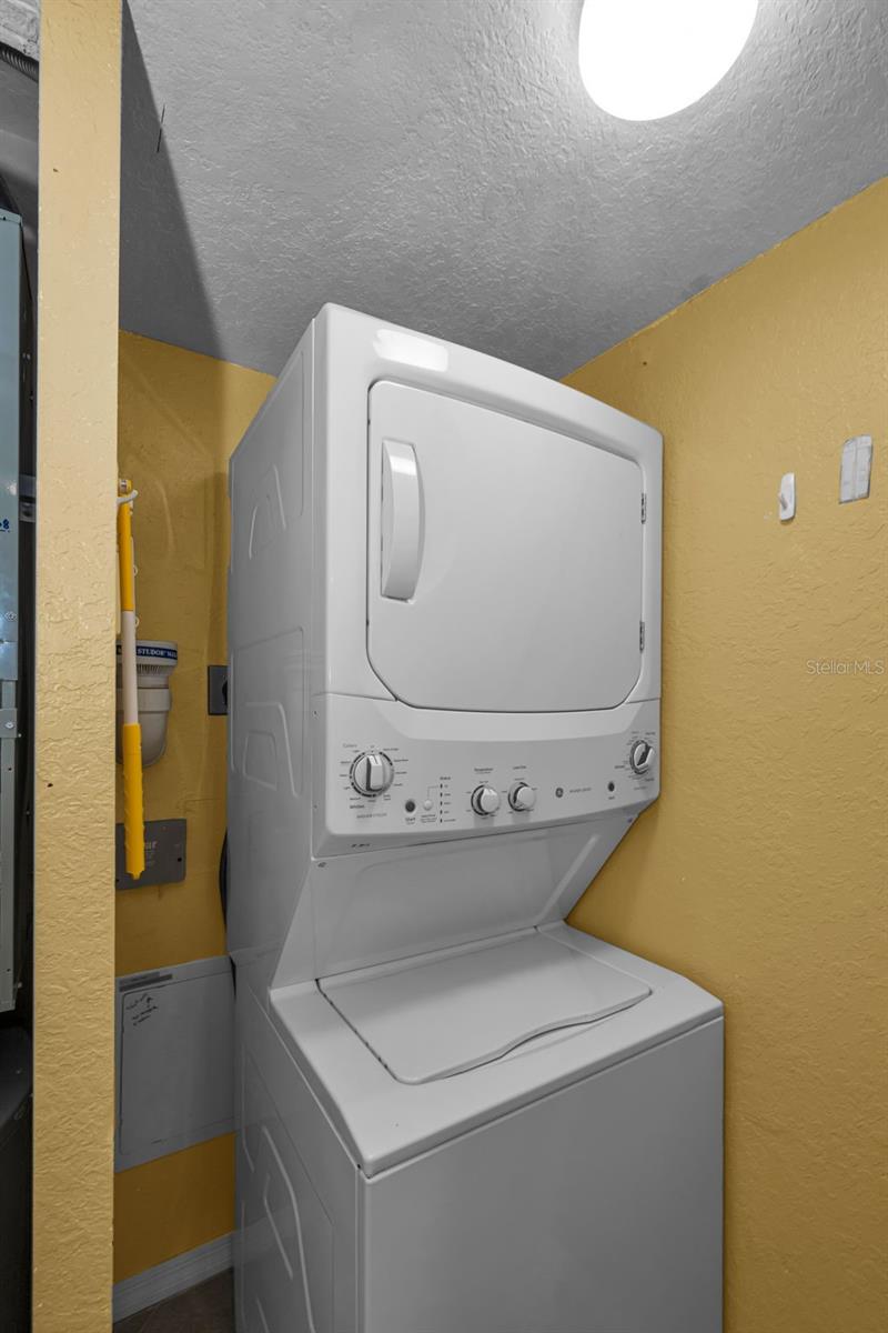 6100 Gulfport Blvd S #405 Property Photo 28