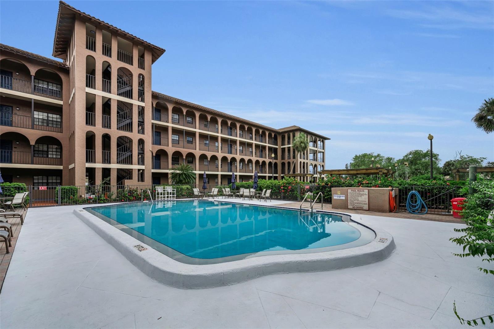 6100 Gulfport Blvd S #405 Property Photo 29