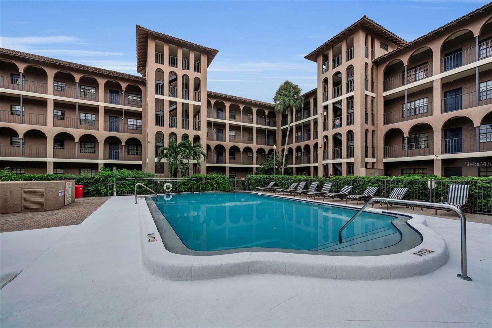 6100 Gulfport Blvd S #405 Property Photo 32