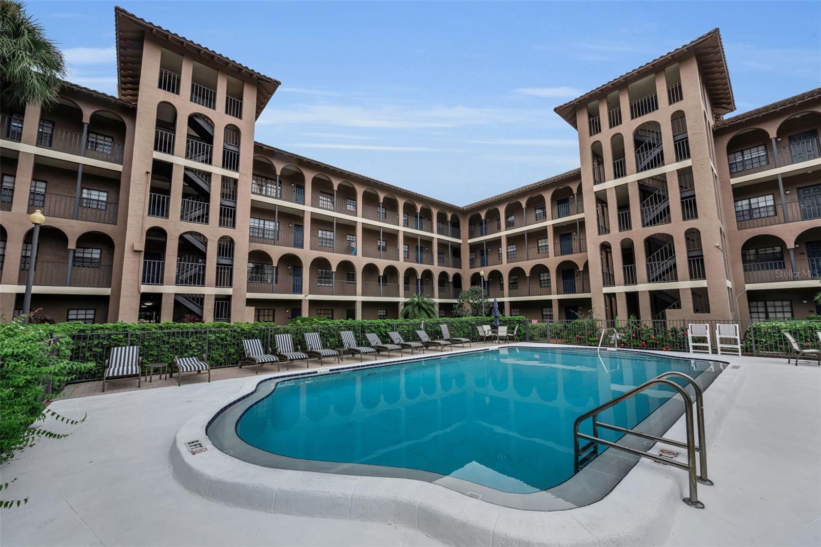 6100 Gulfport Blvd S #405 Property Photo 33