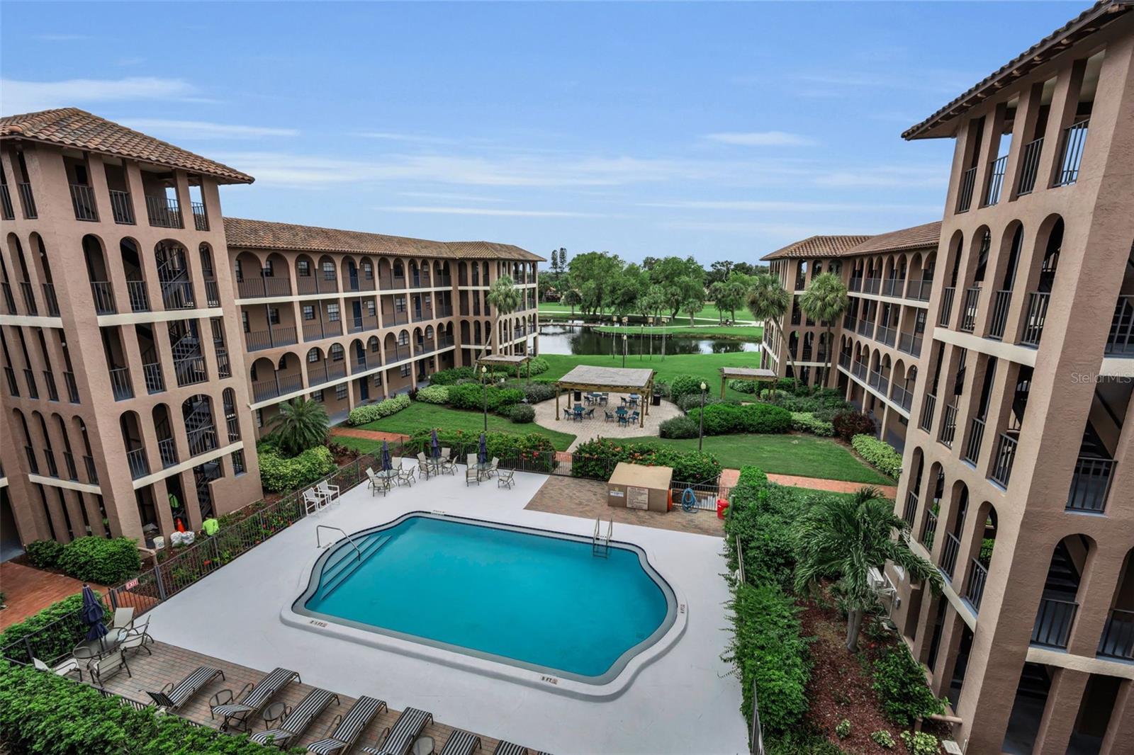 6100 Gulfport Blvd S #405 Property Photo 34