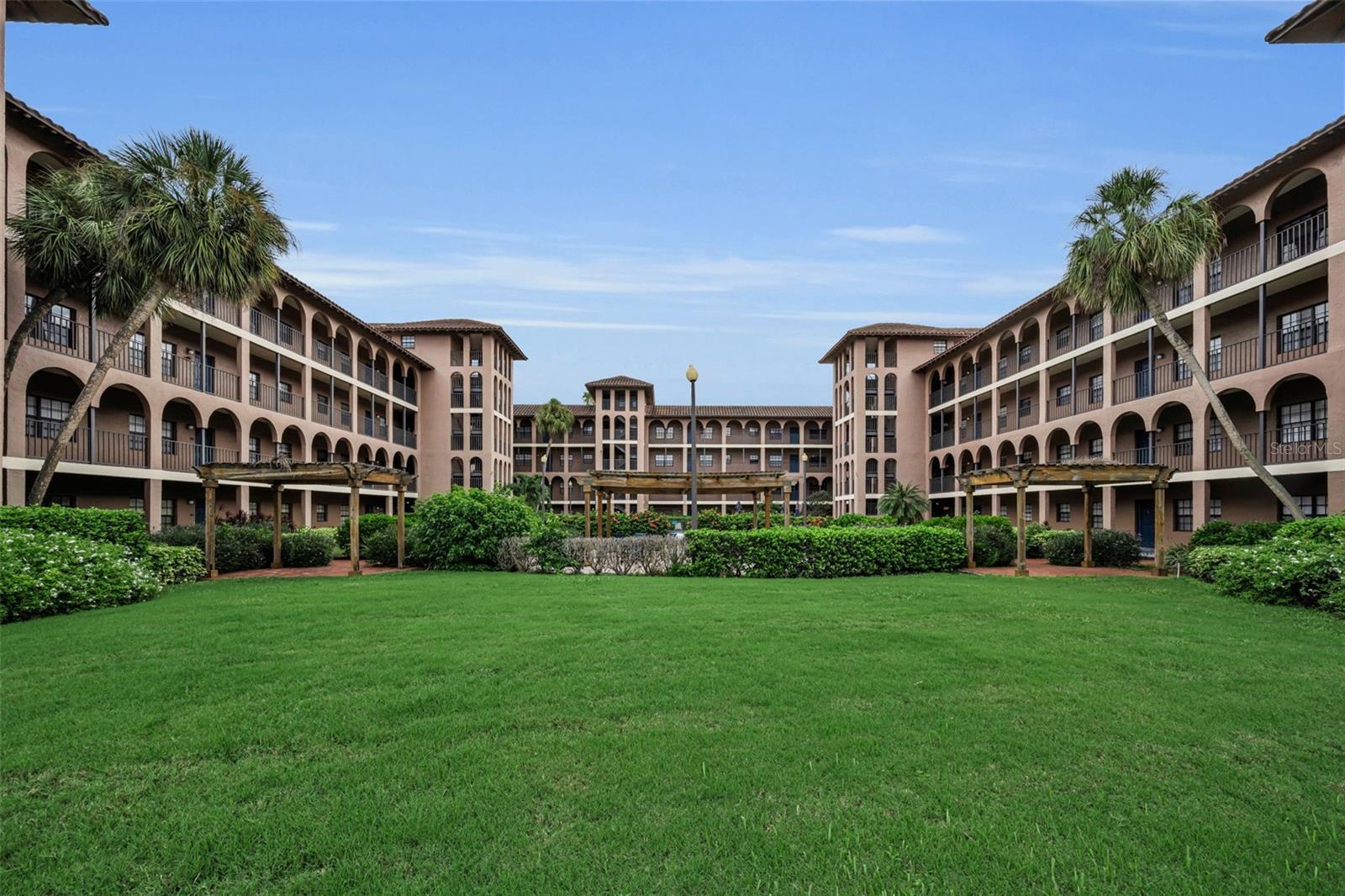 6100 Gulfport Blvd S #405 Property Photo 38