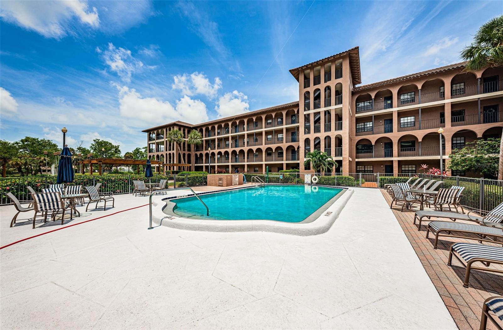 6100 Gulfport Blvd S #405 Property Photo 40