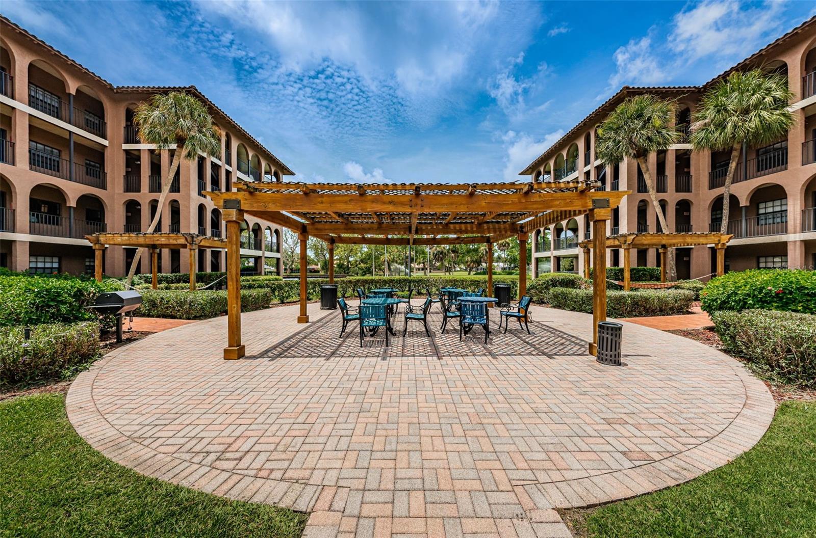 6100 Gulfport Blvd S #405 Property Photo 41