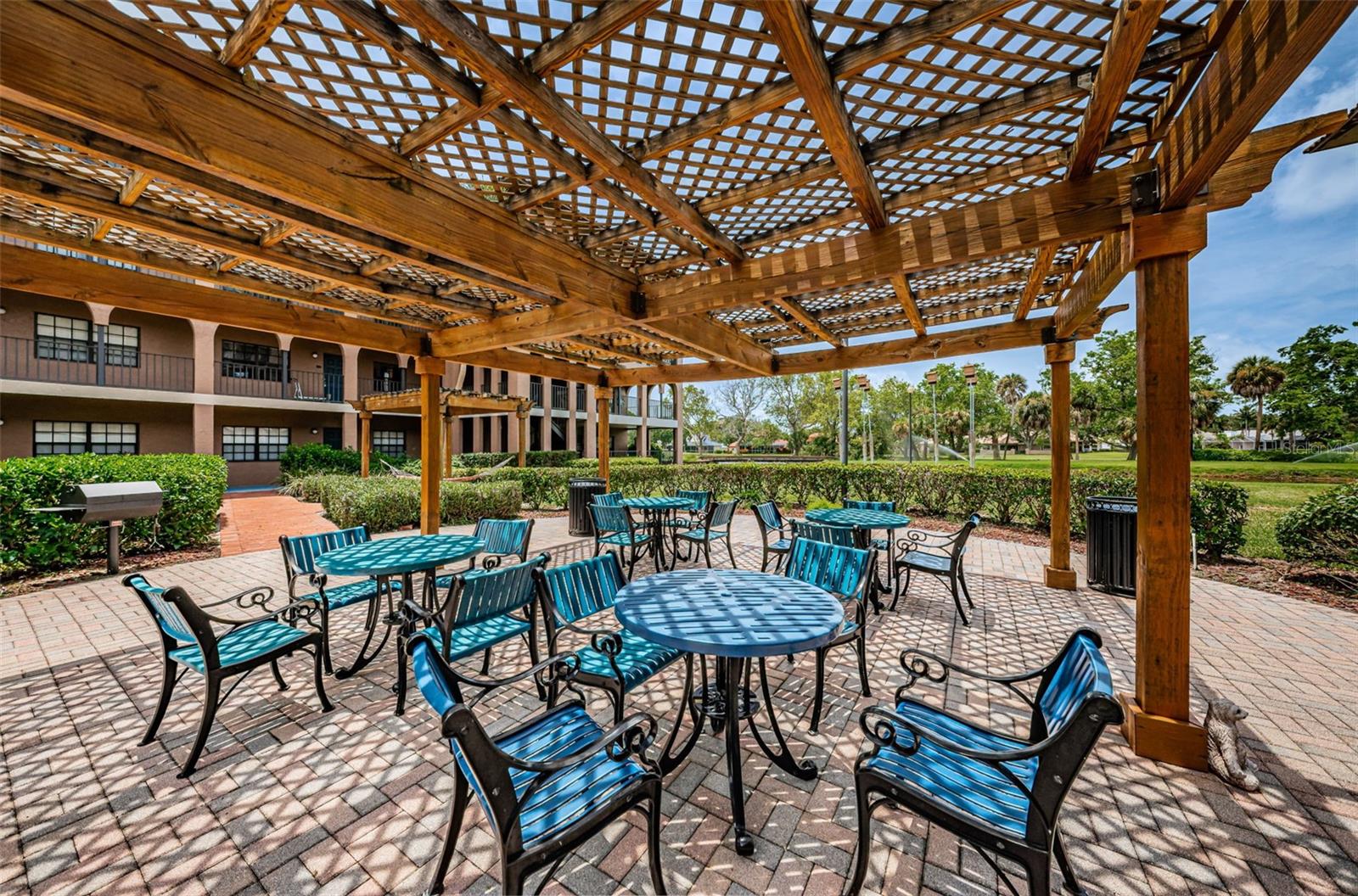 6100 Gulfport Blvd S #405 Property Photo 42