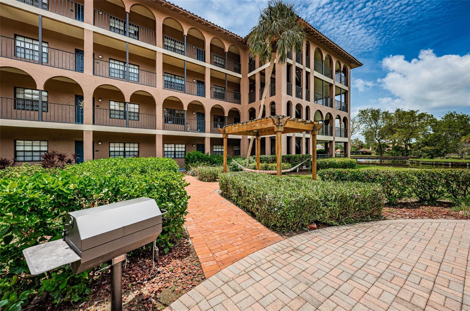 6100 Gulfport Blvd S #405 Property Photo 45
