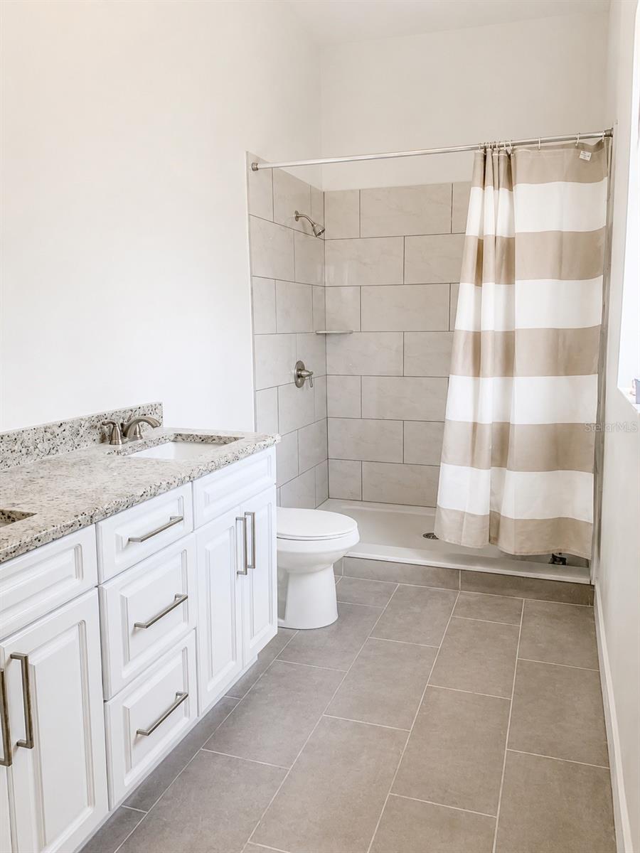 2107 W Chestnut St Property Photo 13