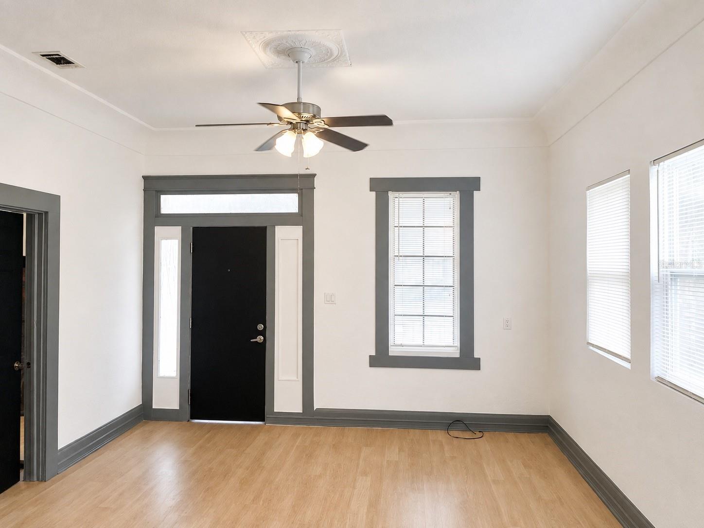 2107 W Chestnut St Property Photo 19