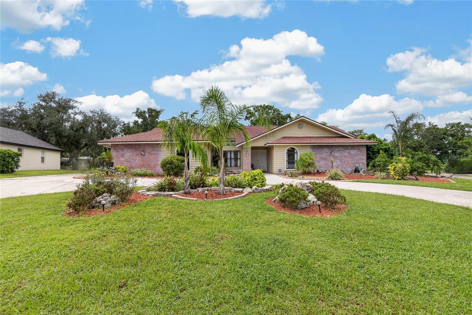 2814 Hammock Dr Property Photo 2