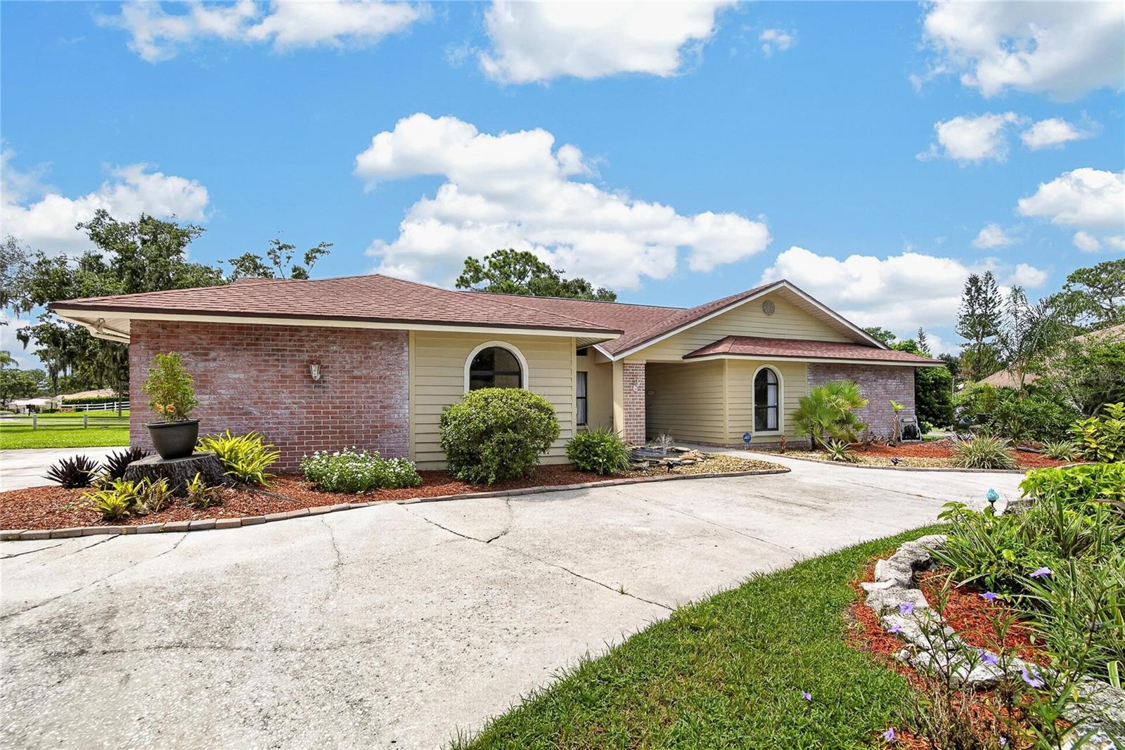 2814 Hammock Dr Property Photo 4