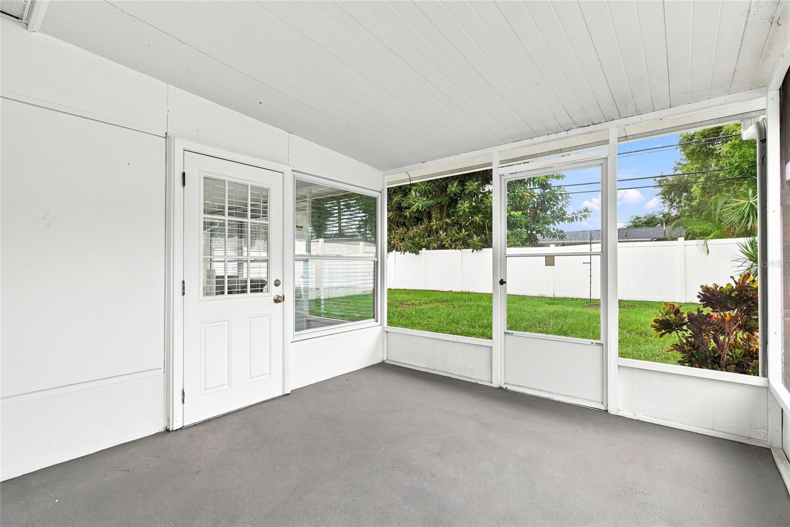 10926 Temple Ave Property Photo 27