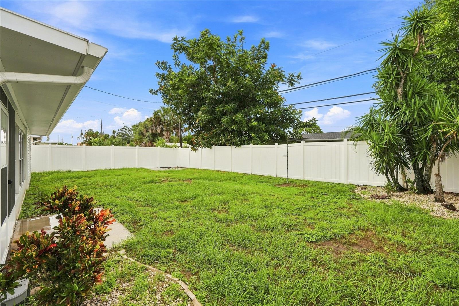 10926 Temple Ave Property Photo 30