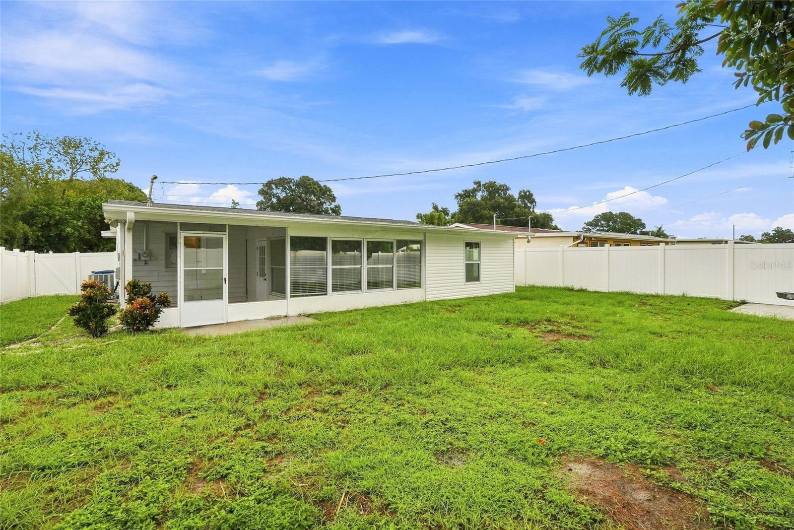 10926 Temple Ave Property Photo 31