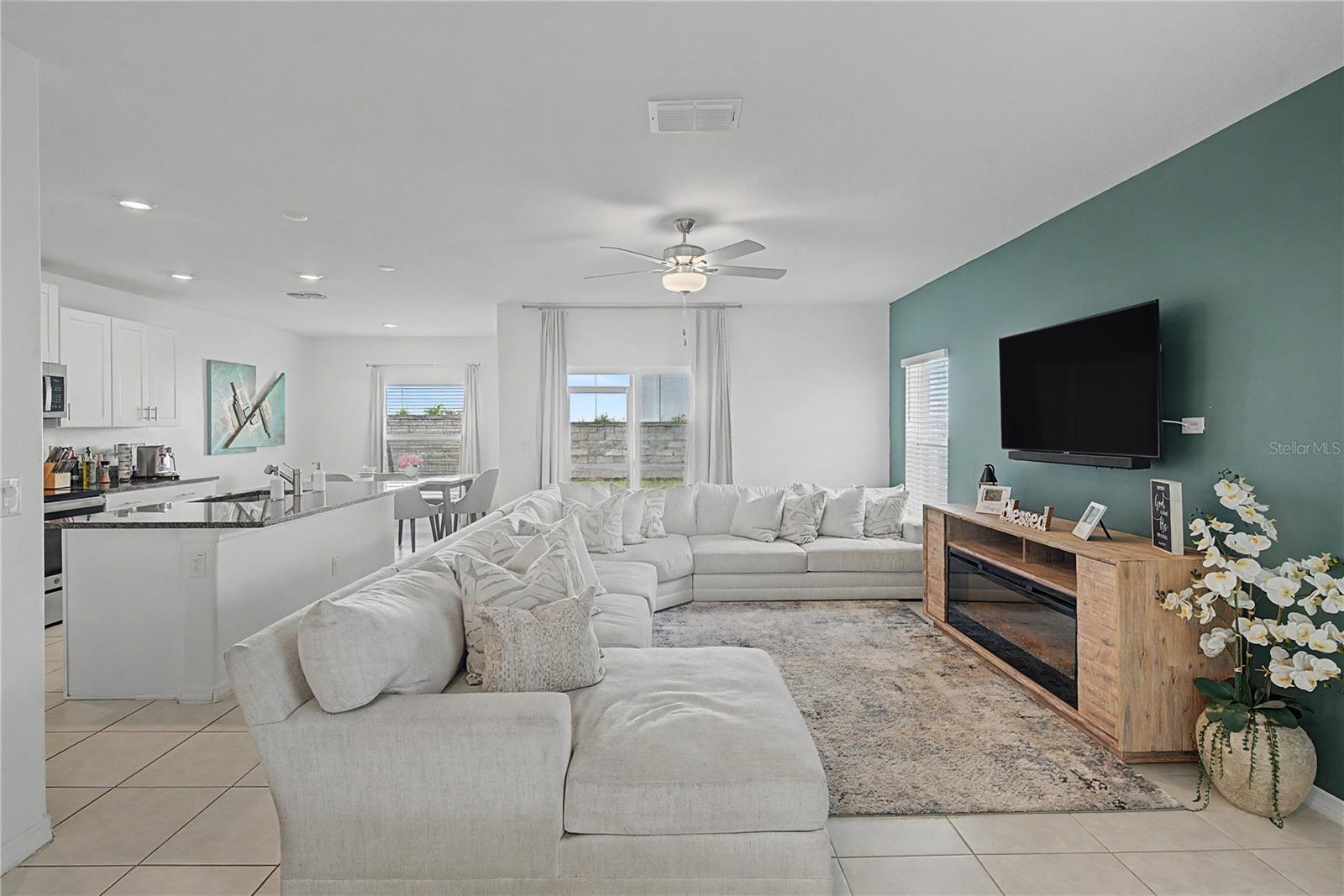 6357 Beverly Hills Dr Property Photo 2