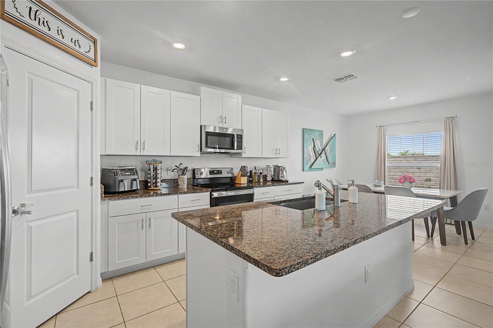 6357 Beverly Hills Dr Property Photo 3