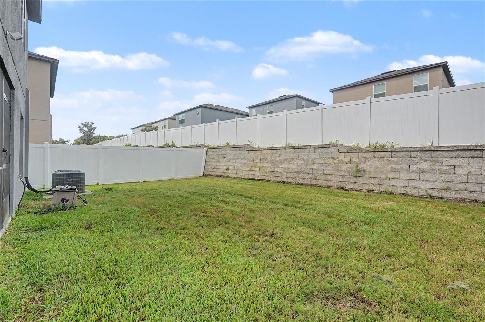 6357 Beverly Hills Dr Property Photo 5