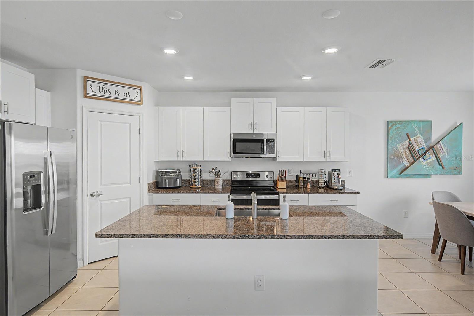 6357 Beverly Hills Dr Property Photo 9