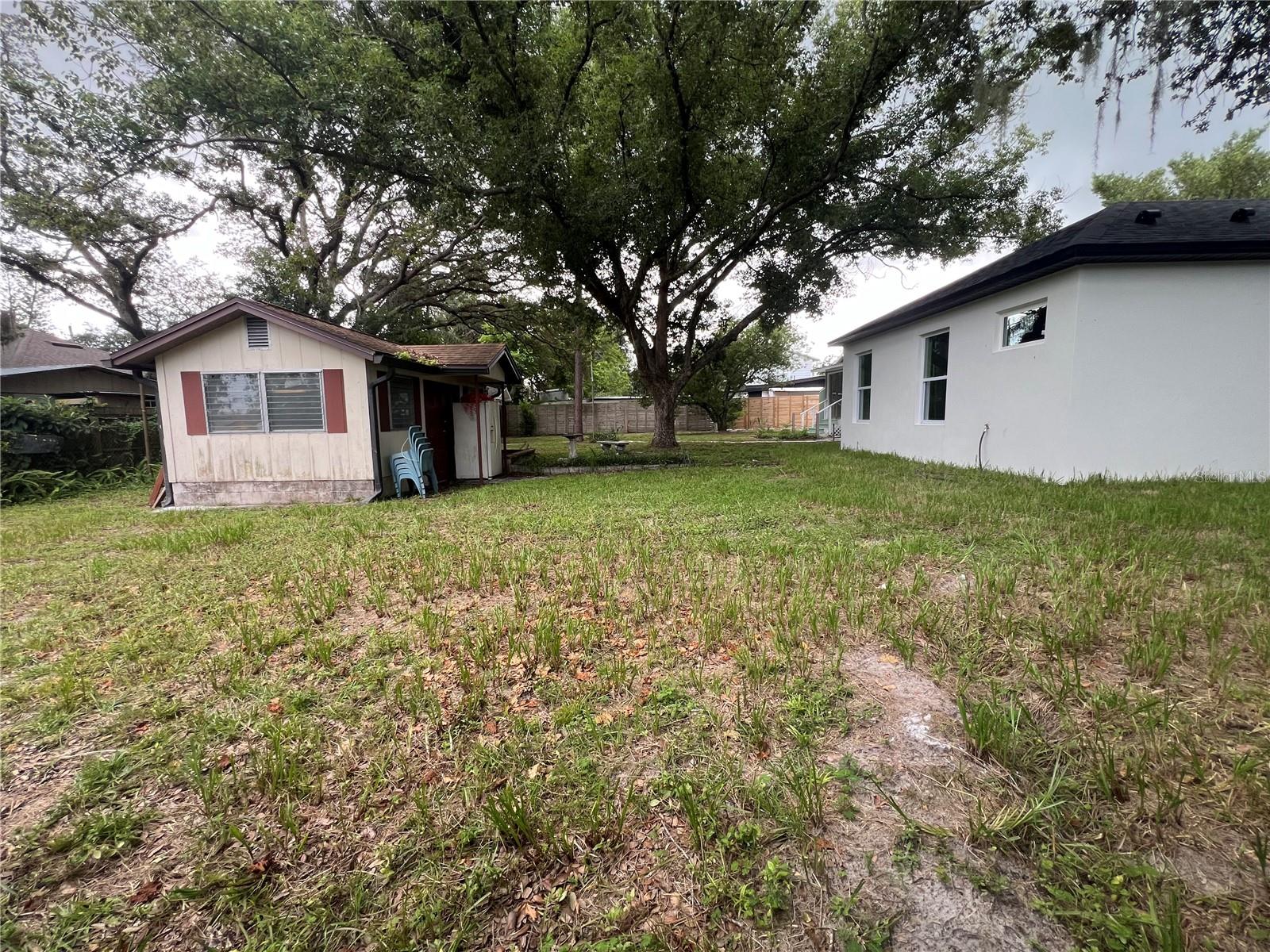 8915 N Willow Ave Property Photo 42
