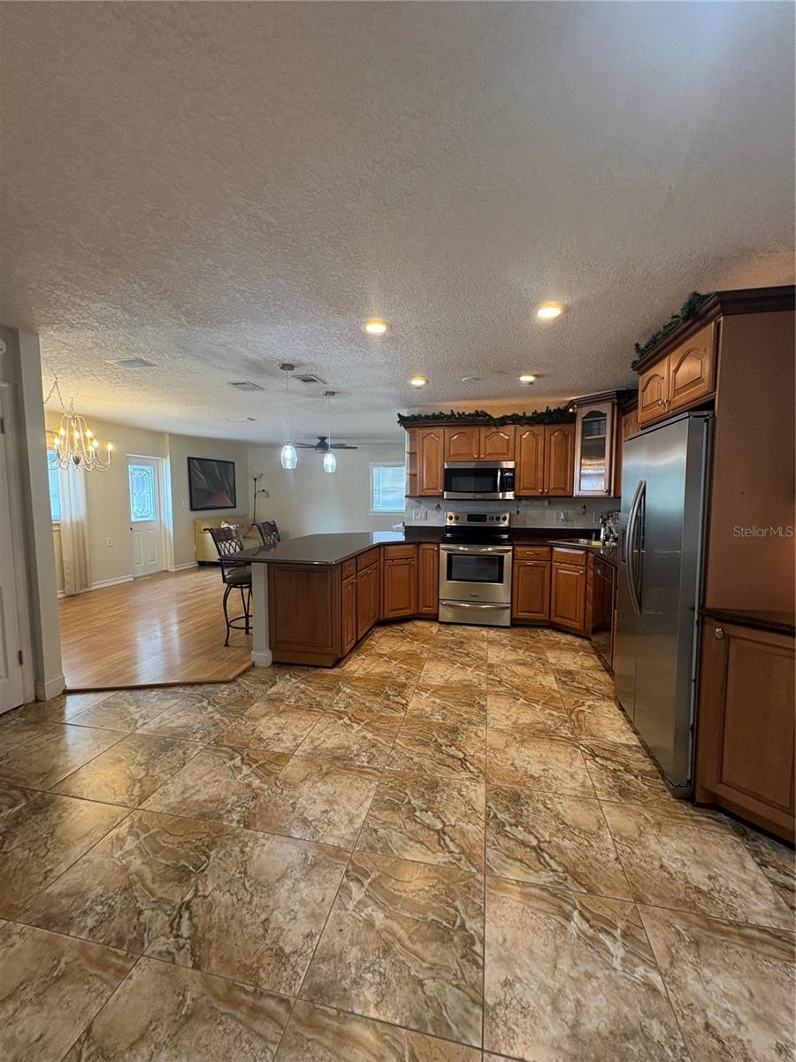 5171 97th Ter N Property Photo 4