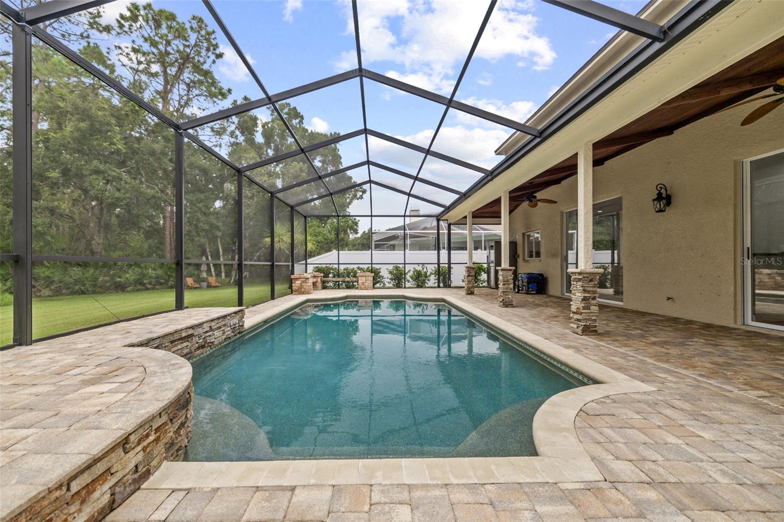 15713 Muirfield Dr Property Photo 4