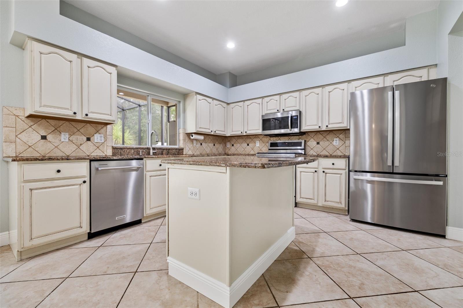 15713 Muirfield Dr Property Photo 14