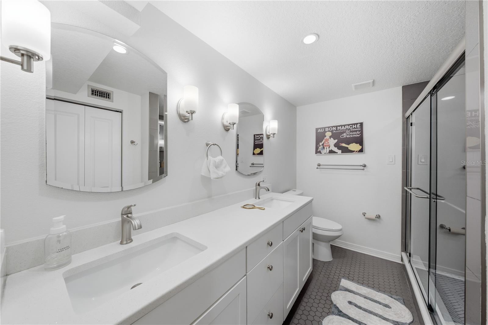1016 W Ohio Ave Property Photo 19