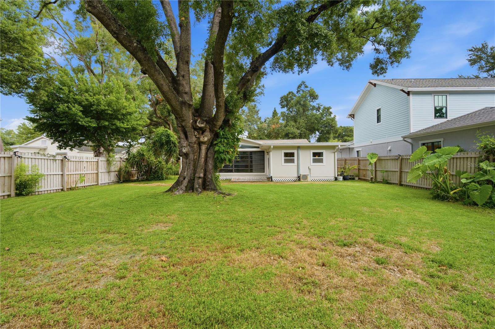 1016 W Ohio Ave Property Photo 29