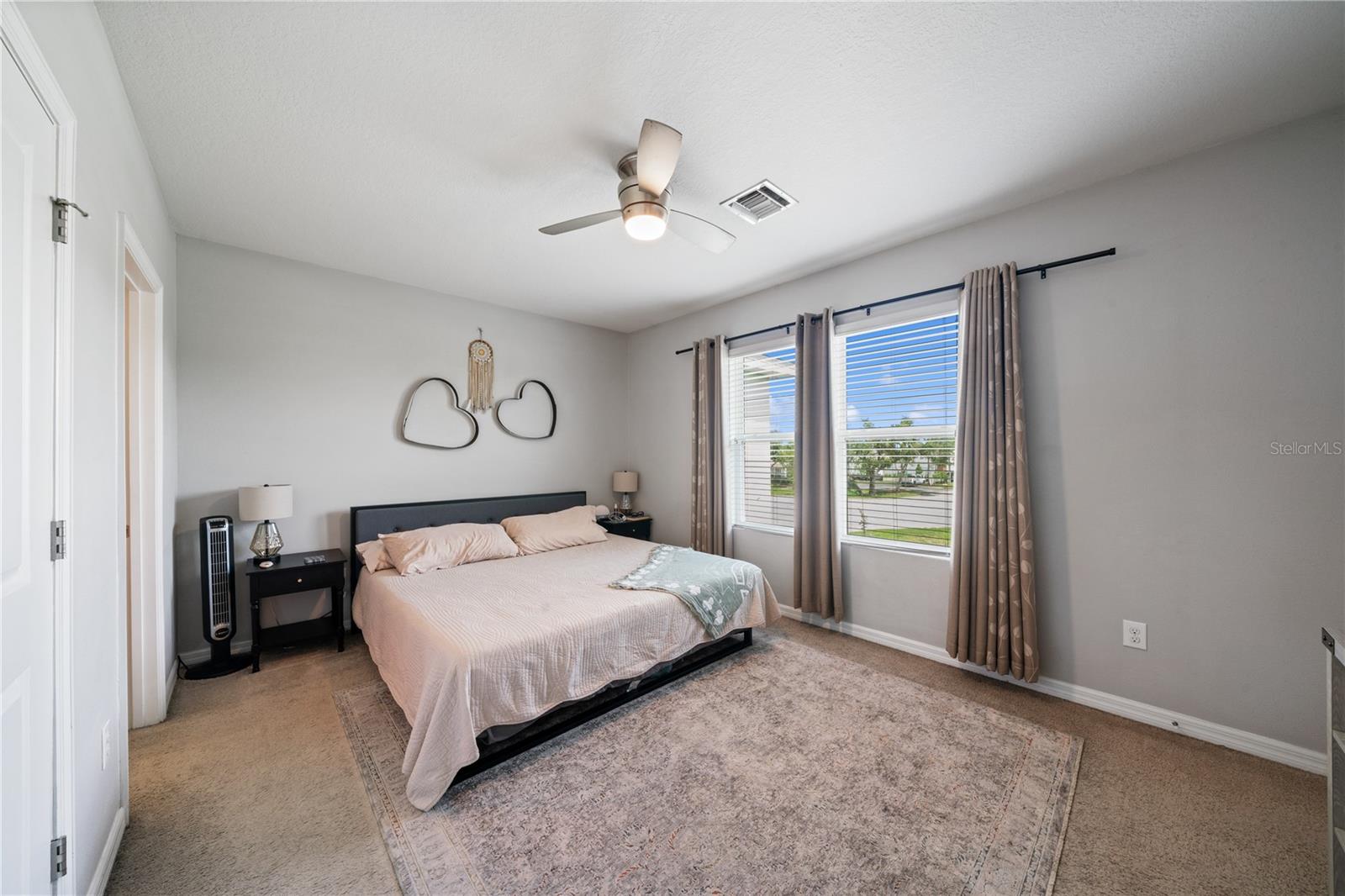 4504 Silver Lining St Property Photo 17