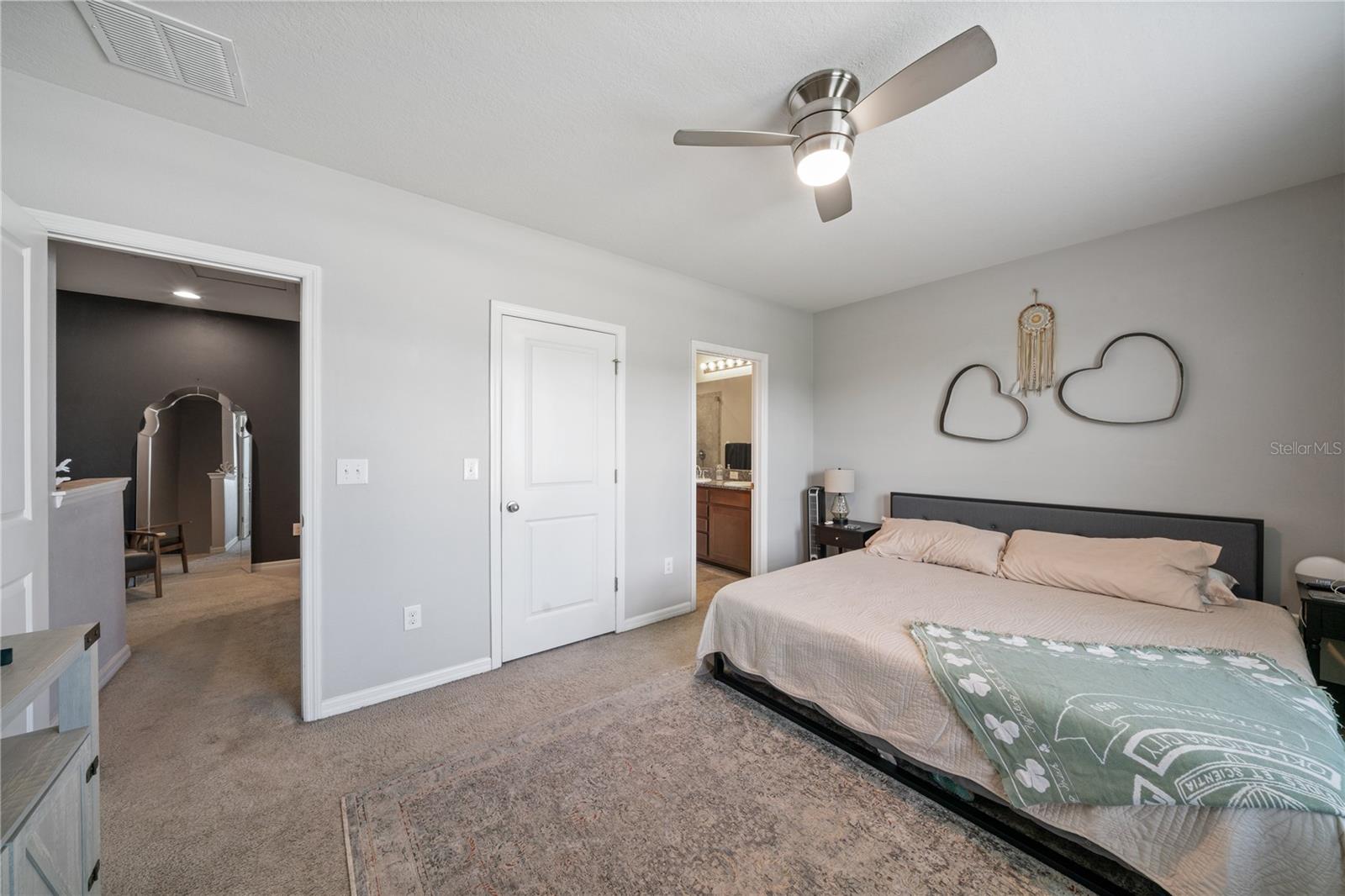 4504 Silver Lining St Property Photo 18