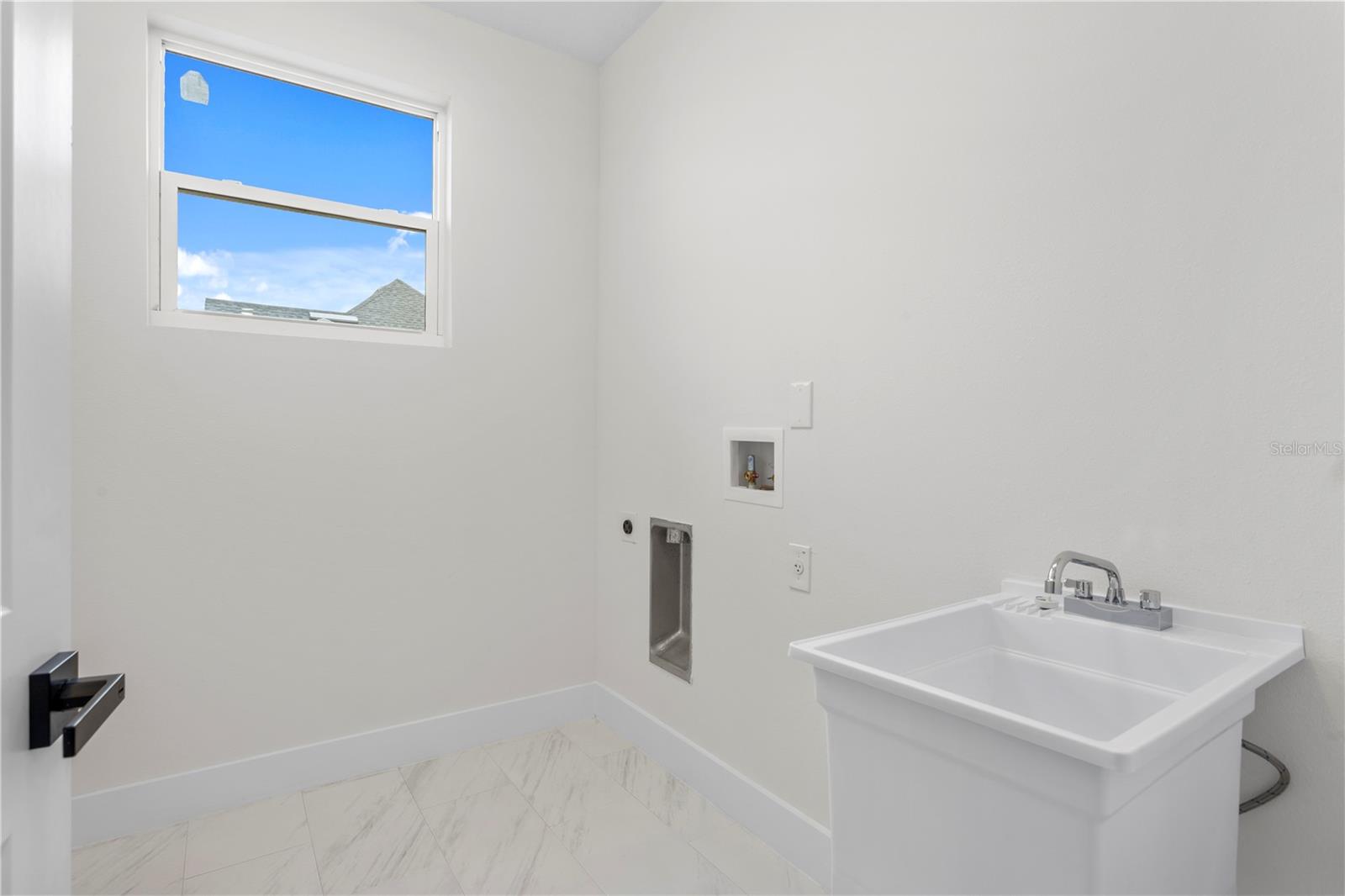6830 S De Soto St Property Photo 40