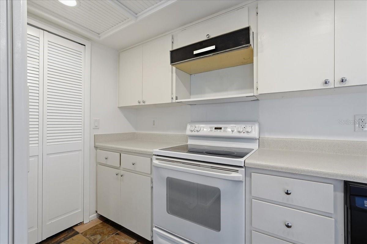 240 Windward Psge #702 Property Photo 23