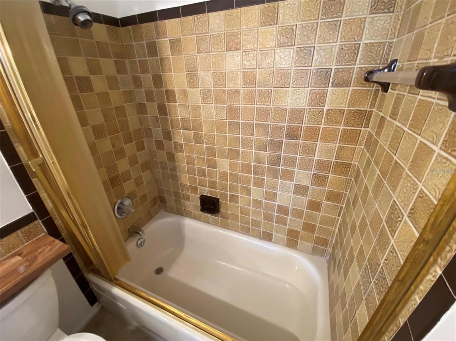 9940 Eagles Point Cir #4 Property Photo 22
