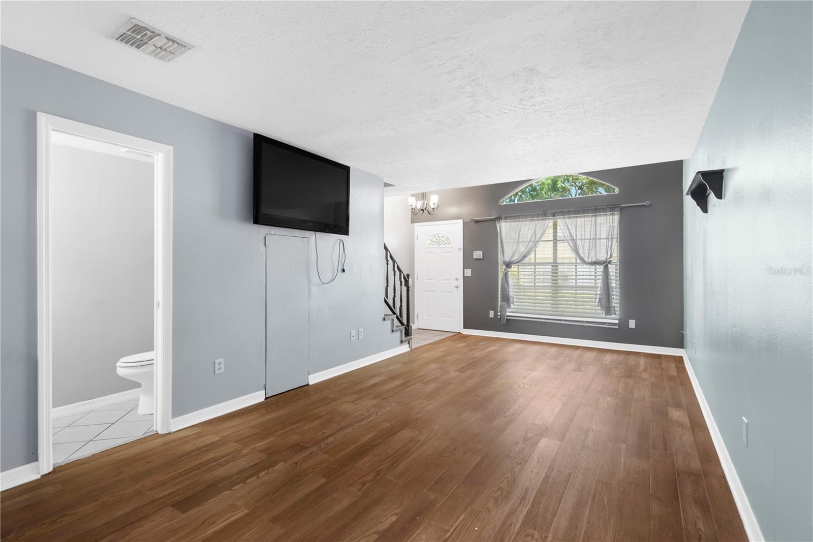 609 Saint Henry Dr Property Photo 4