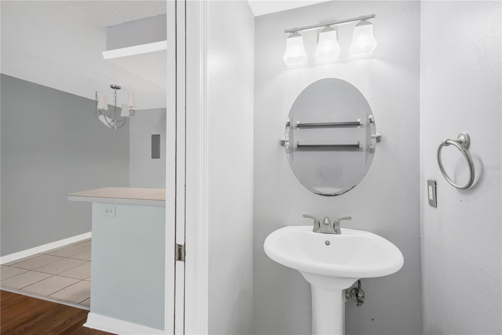 609 Saint Henry Dr Property Photo 7