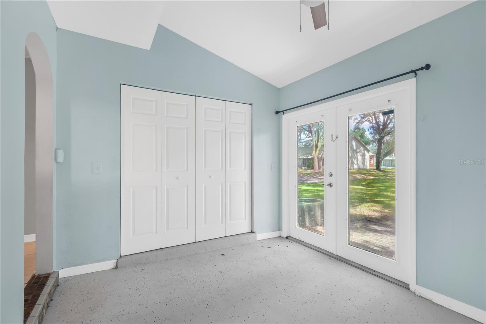 609 Saint Henry Dr Property Photo 9