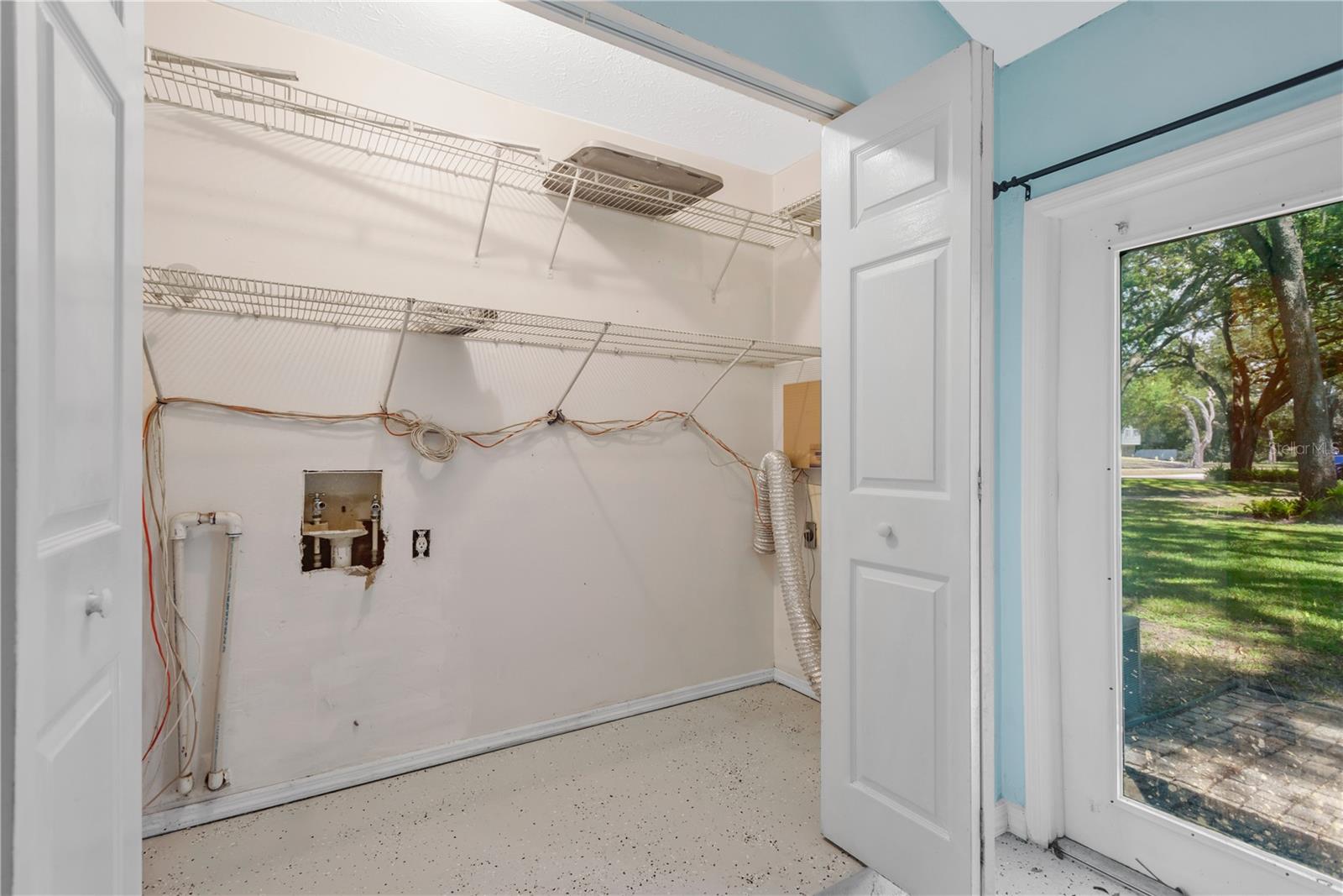 609 Saint Henry Dr Property Photo 10