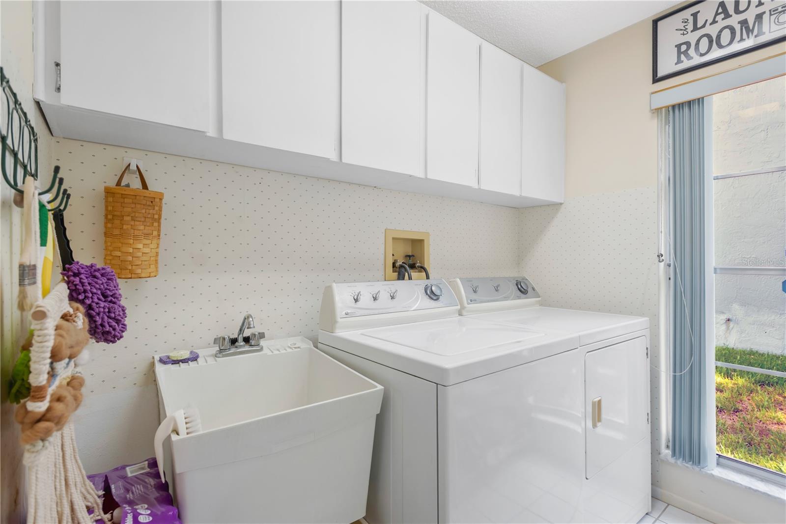 10811 Peppertree Ln Property Photo 9