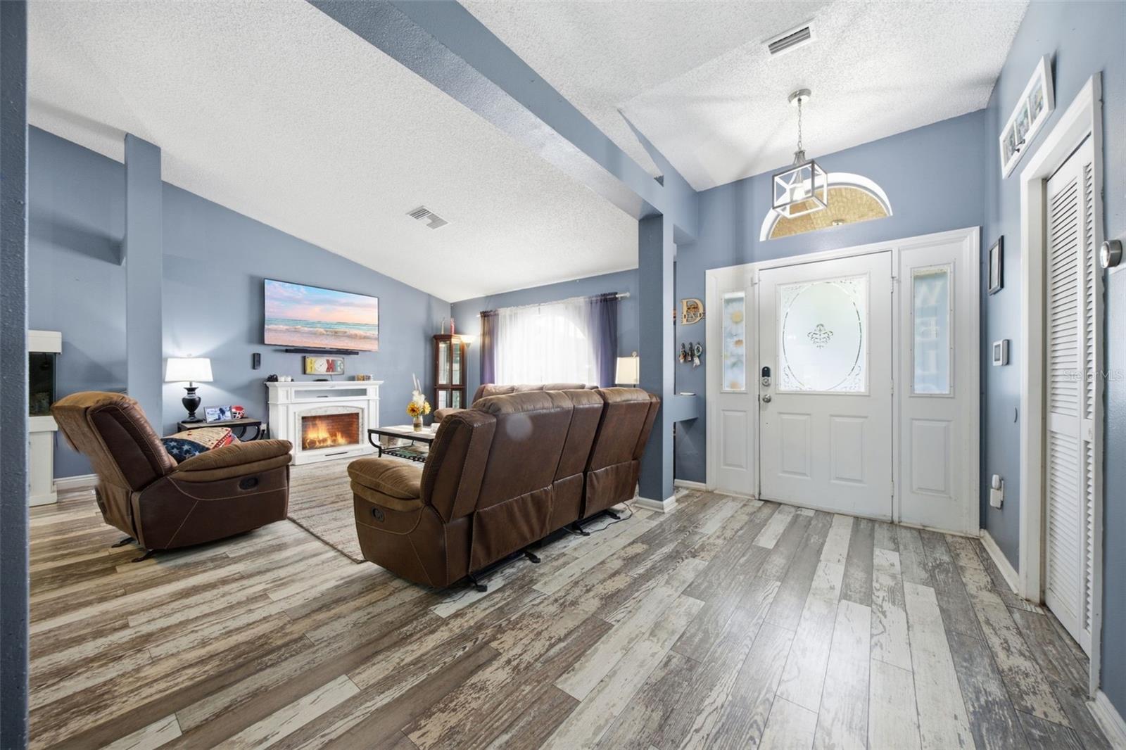 13801 Whitby Rd Property Photo 5
