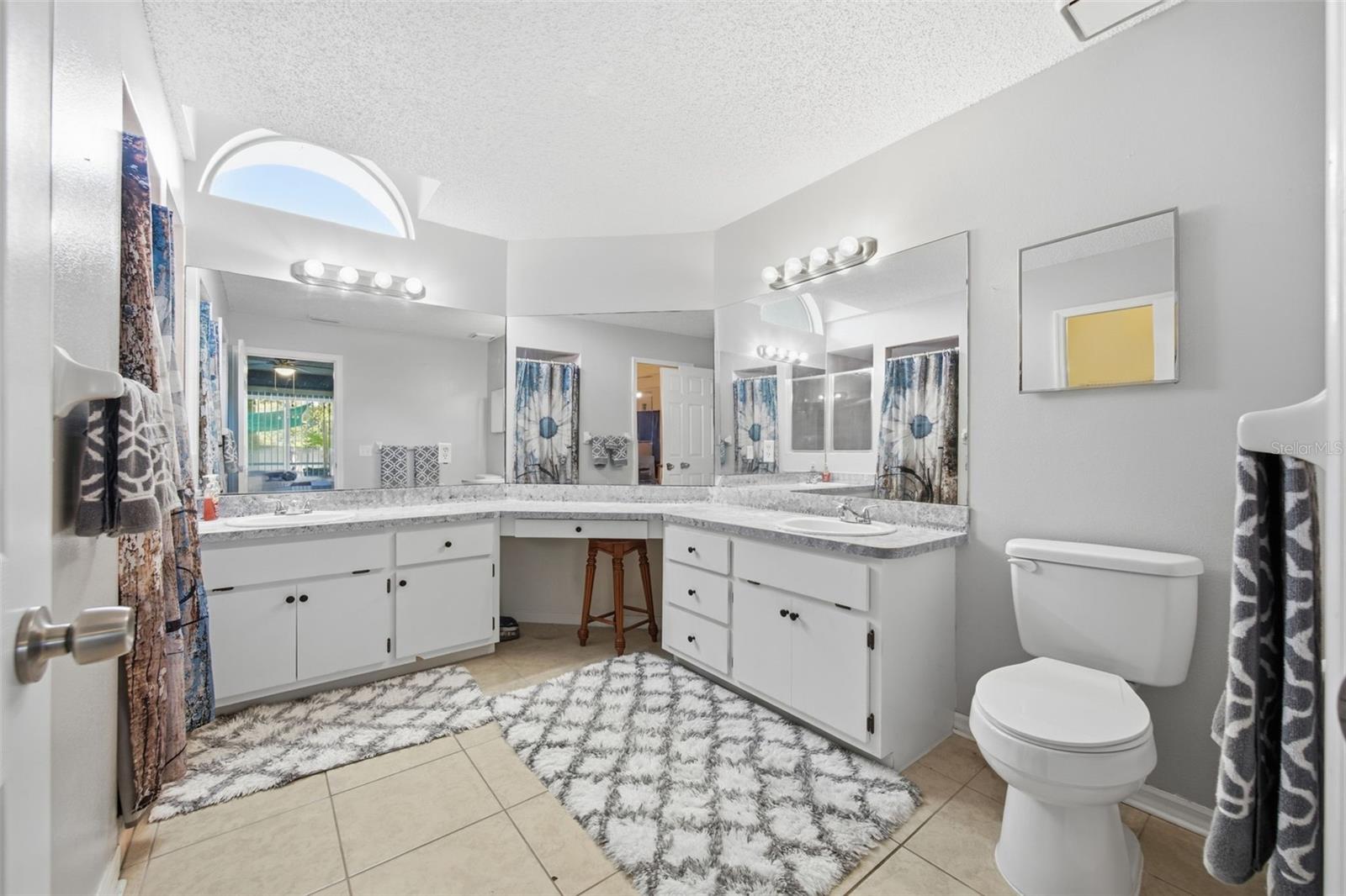 13801 Whitby Rd Property Photo 14