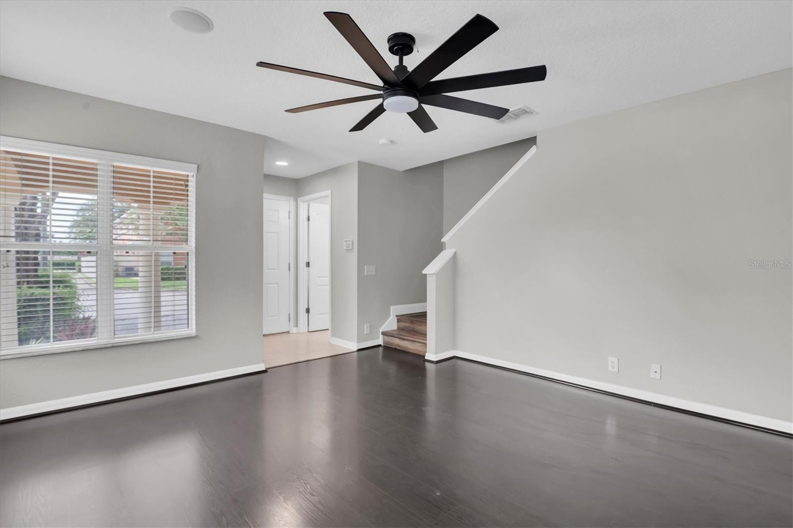 2570 Sea Wind Way Property Photo 3