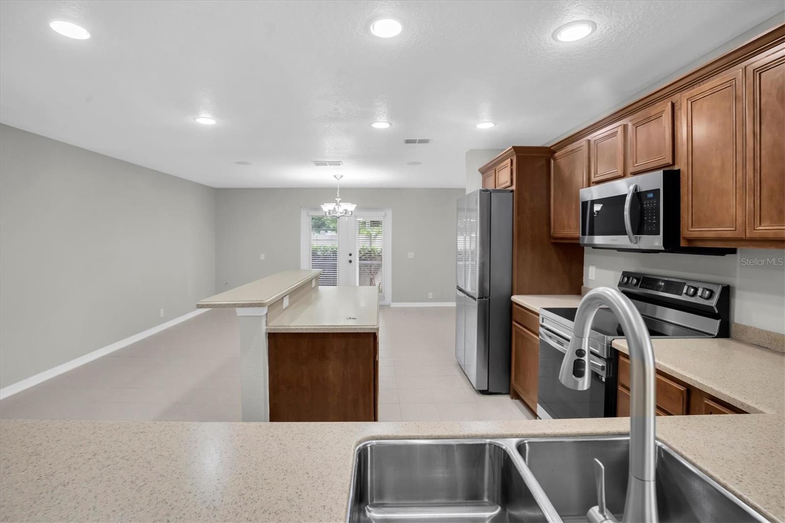 2570 Sea Wind Way Property Photo 8