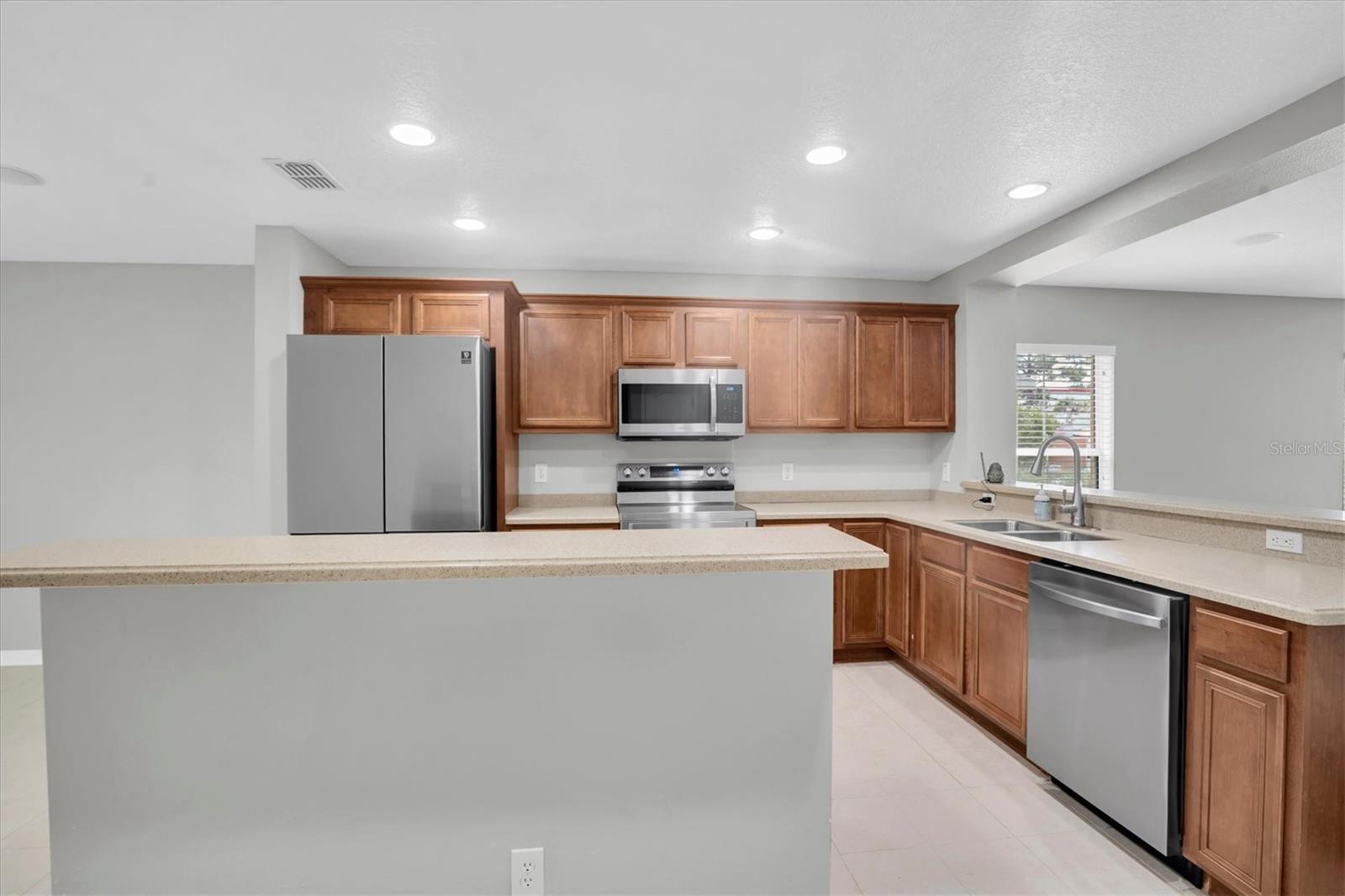 2570 Sea Wind Way Property Photo 10