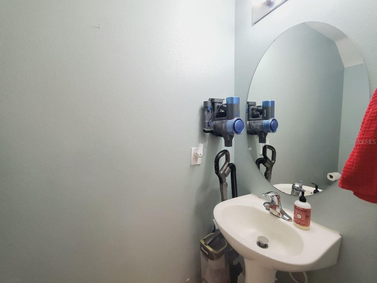 20420 Needletree Dr Property Photo 10