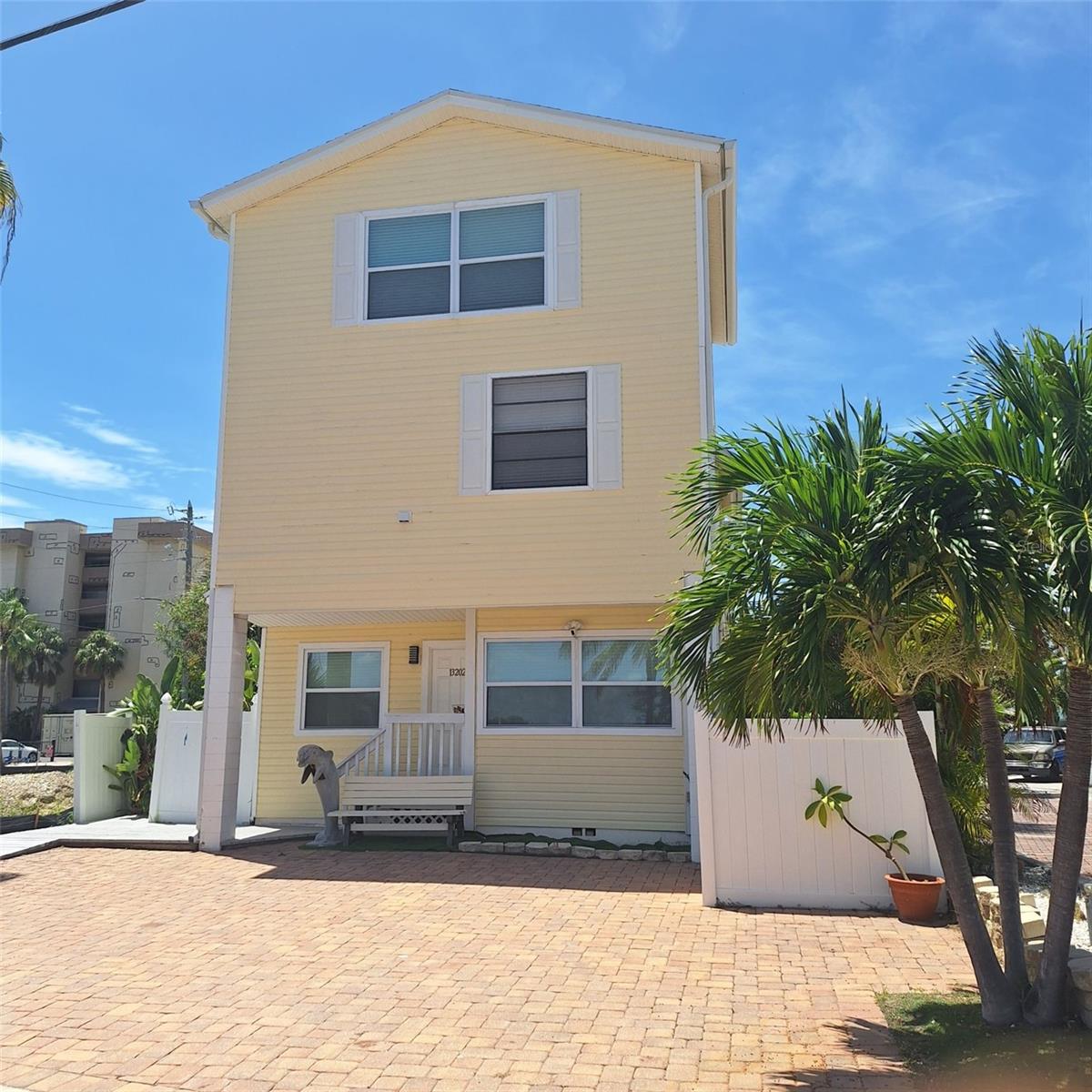 13202 GULF BLVD Property Photo 1