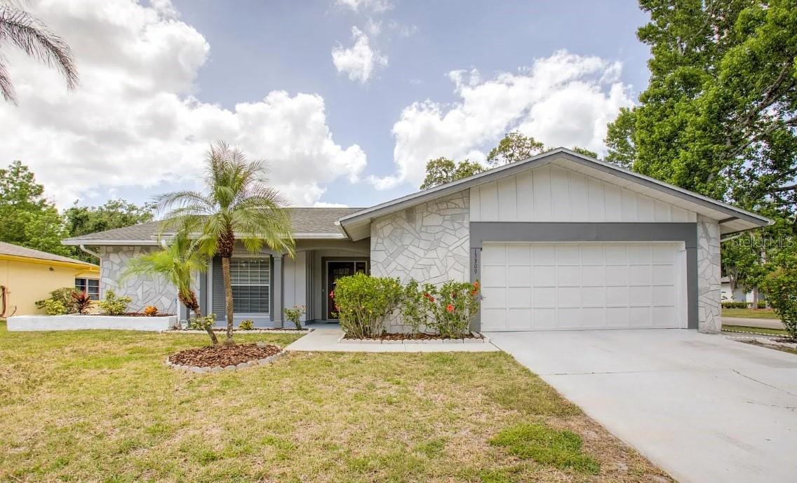 13309 Shadberry Ln Property Photo 3