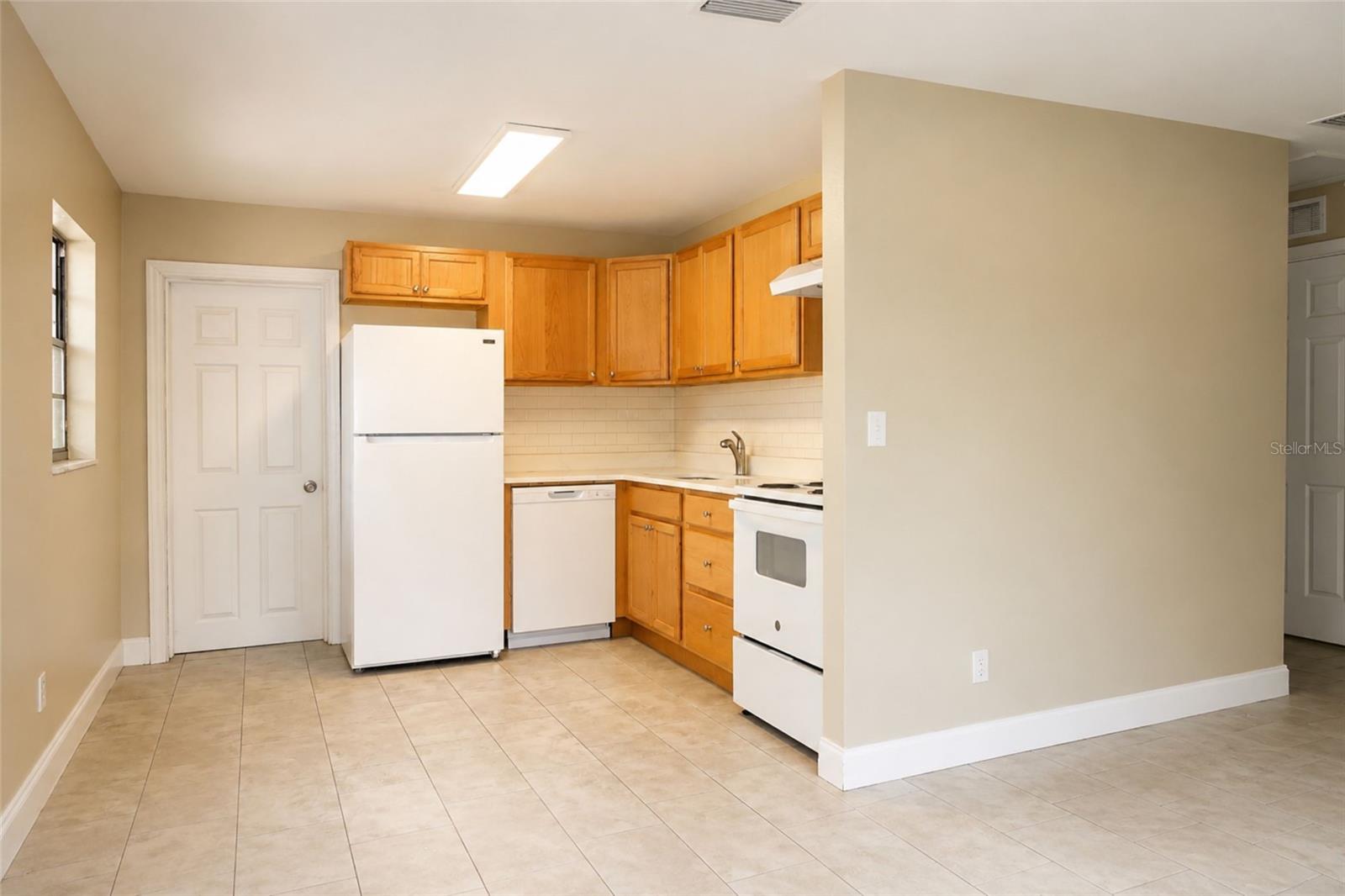 9412 N Elmer St Property Photo 13