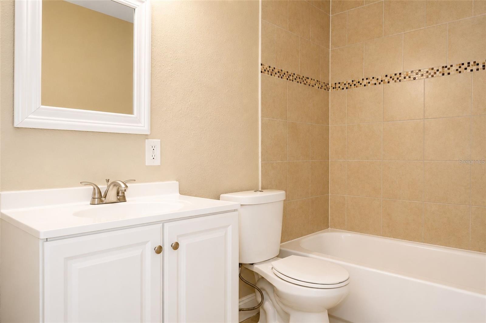 9412 N Elmer St Property Photo 17