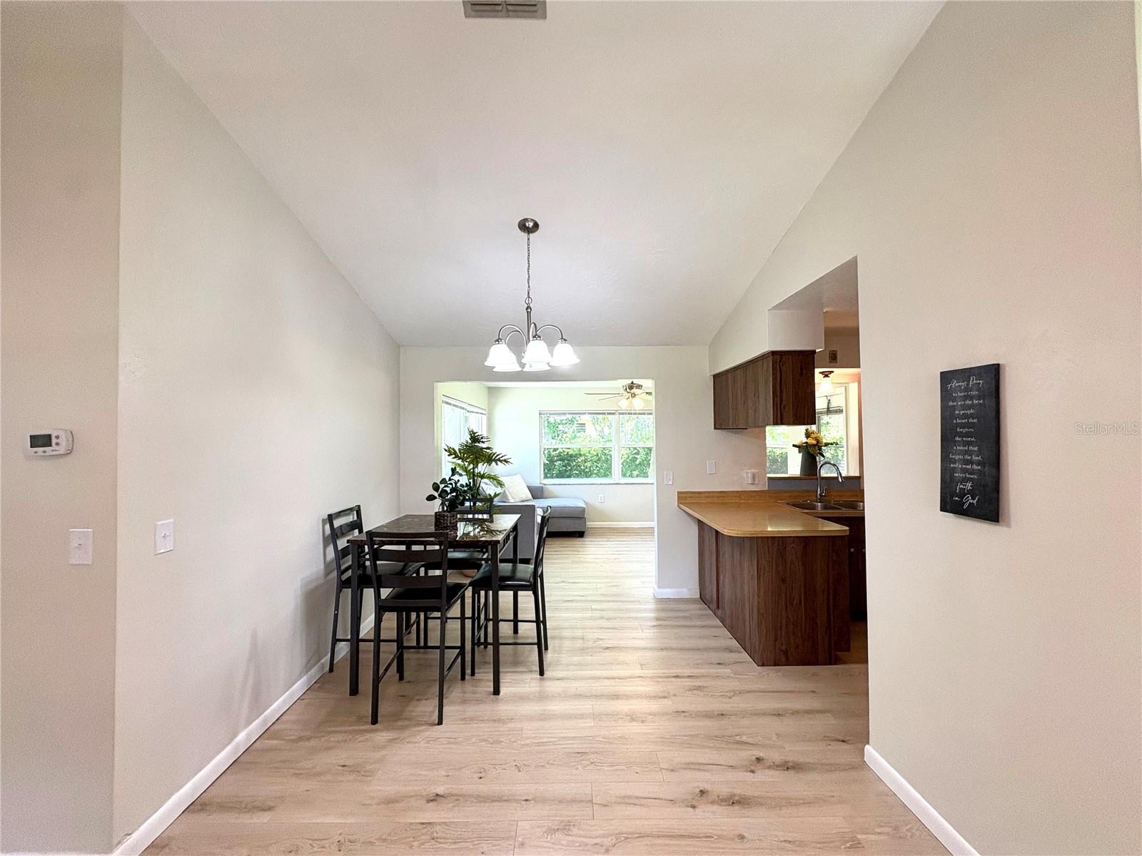 3123 N Maidencane Dr Property Photo 6